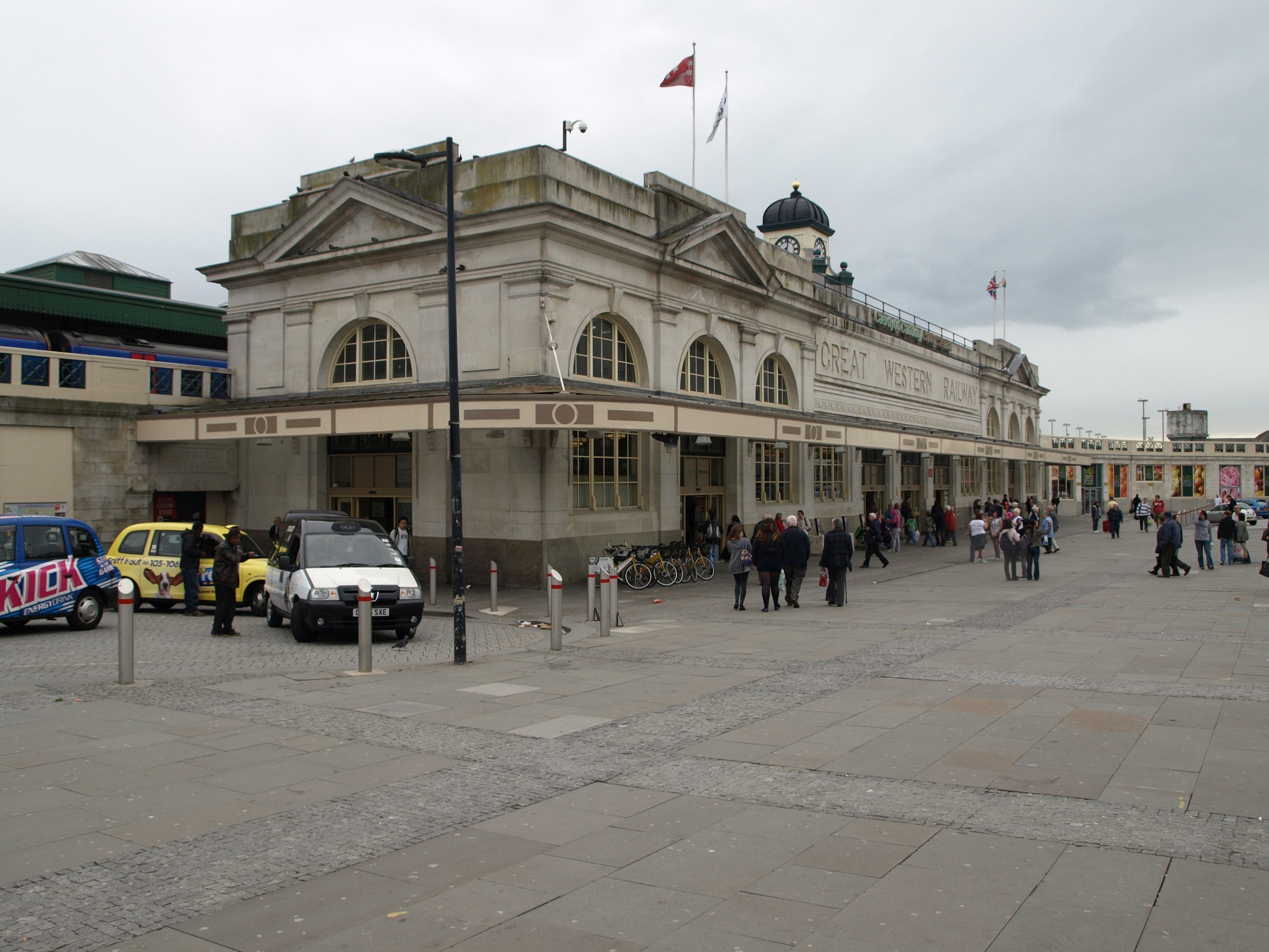Cardiff Central Station - geograph.org.uk - 1842249.jpg