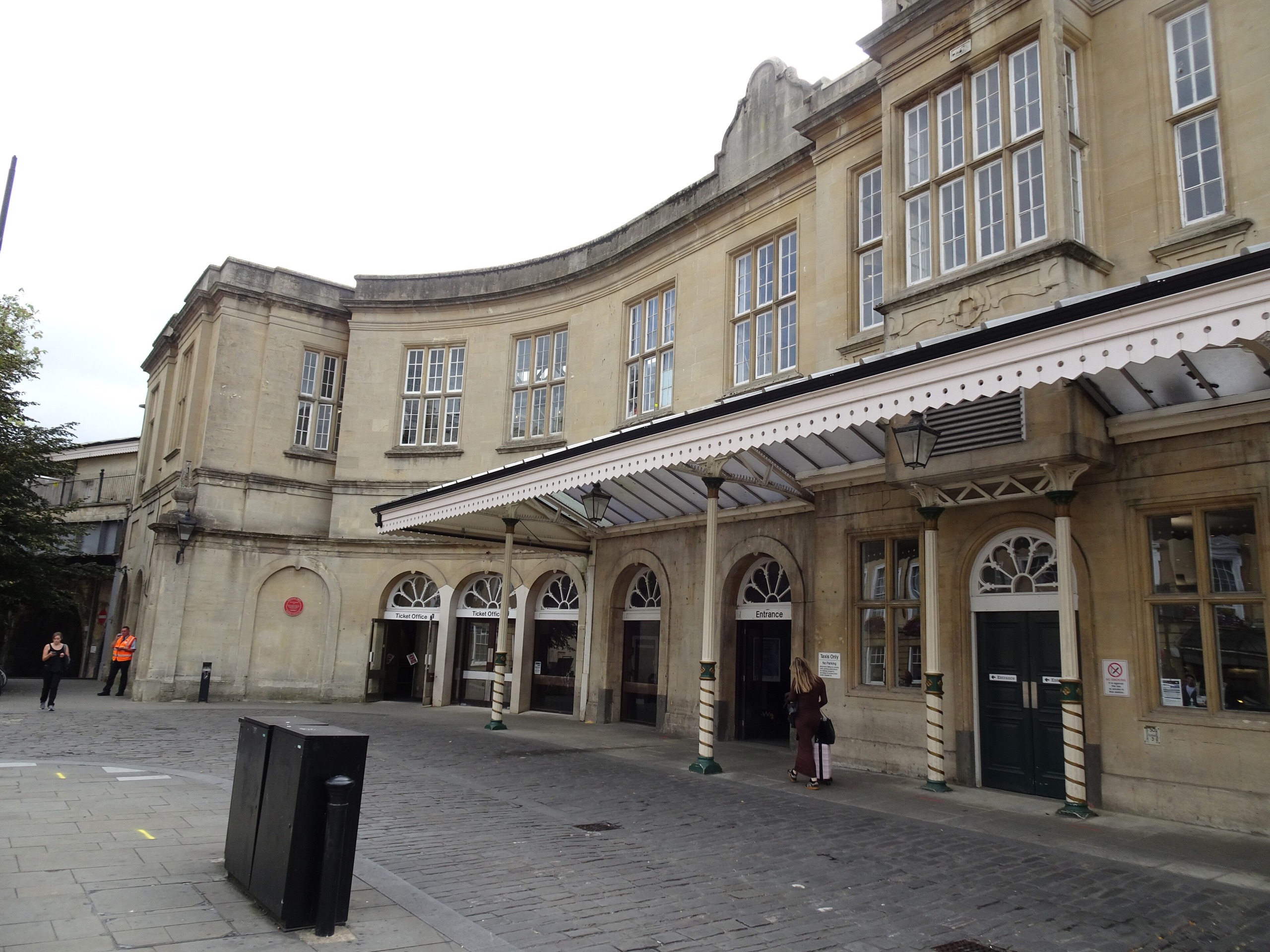 Bath Spa Railway Station Dorchester Street Bath BA1 1SU.jpg